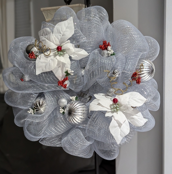 MC2 | winter berries wreath - Picture 4 of 7